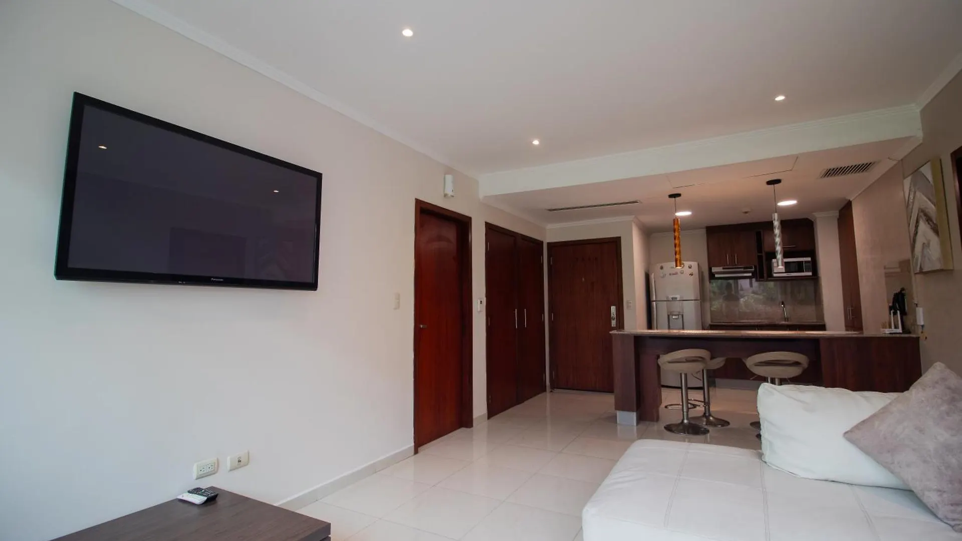Apartamento Vista Frente Al Rio, Exclusivo Con Piscina Guayaquil