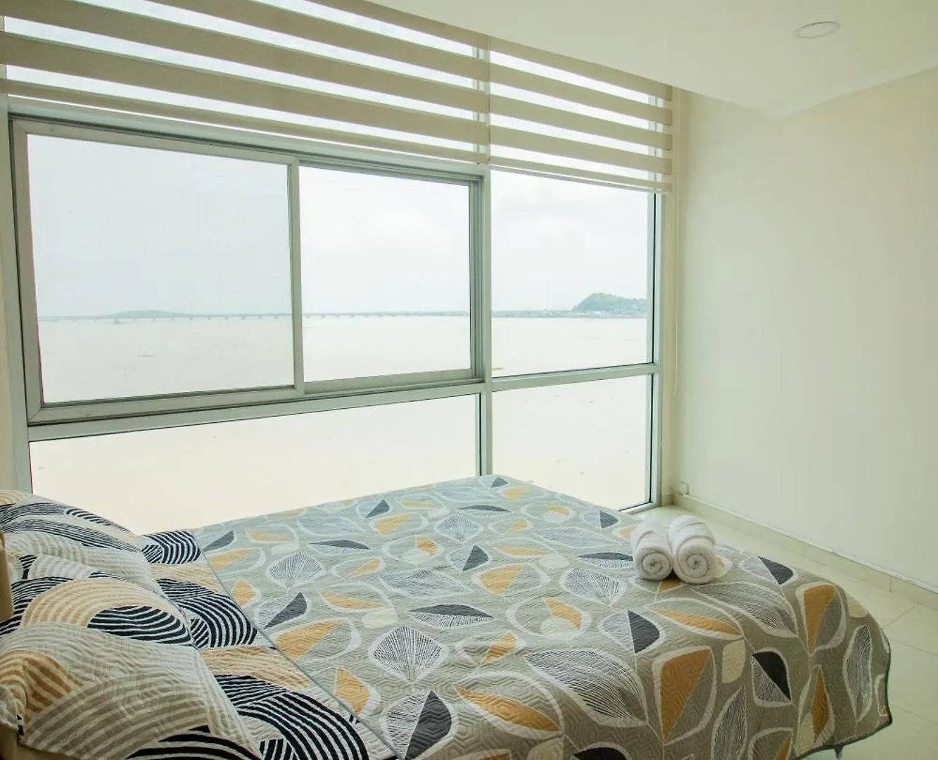 Apartamento Vista Frente Al Rio, Exclusivo Con Piscina Guayaquil